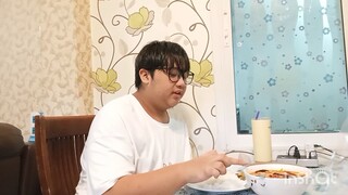 กินต้มยำไก่