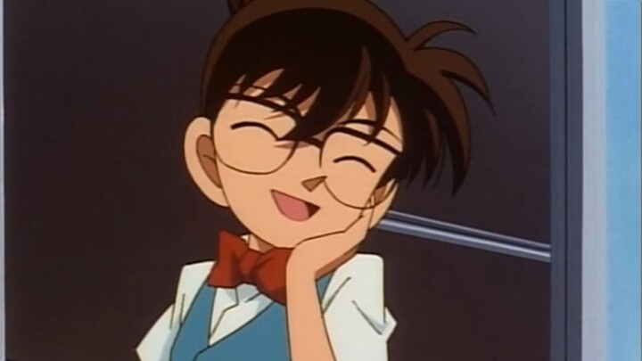 Xiaolan is dressed so beautifully and looks so happy! It turns out she wants to go on a date with me