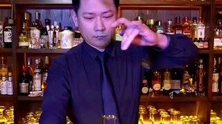 Keahlian Seorang Bartender. . .👍👍👍