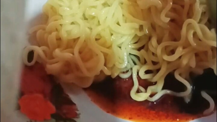 Asmr Makan Mie Goreng rasa Rendang