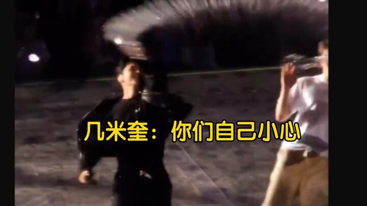 มินกยู: พี่ครับ ผมสาดน้ำได้ไหม? ซึงชอล: เอ่อ.. ดูเหมือนจะไม่ได้