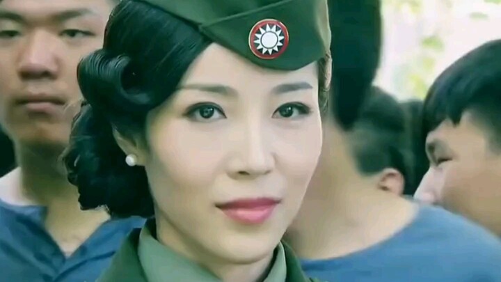 The female spy really went all out to get a lead.