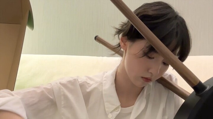 لقد قمت بالتحرير بالفعل، ولأول مرة أقوم بتحرير مقطع عمودي لفتح العبوة، وجدت أنني أحب حقًا صوت فتح ال