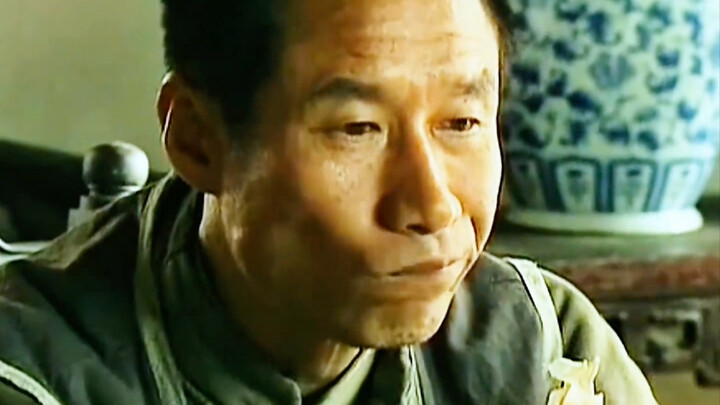The man went to Quanjude to eat roast duck for the first time, and he cleaned his plate directly, bu