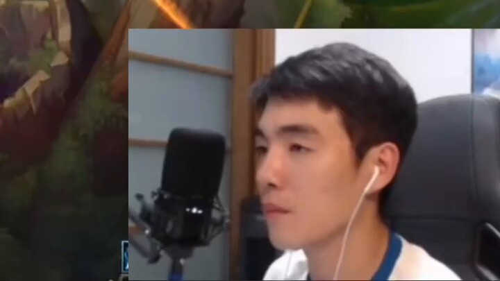 แมลงปอที่บินไปมาในน้ำนั่นมันของจริง