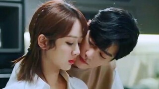 Xiao Zhan lowered his head to kiss Yang Zi. Who noticed how he placed his lips? The director was too