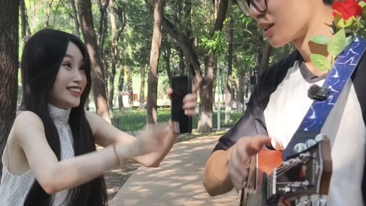 Kakak perempuan: Kamu nyebelinin aku!