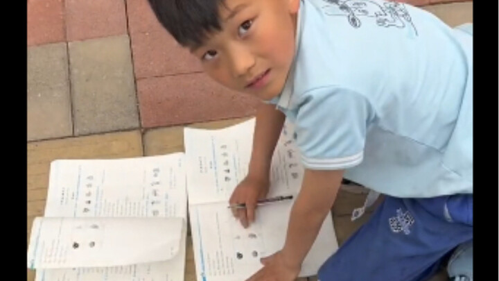 Tuổi trẻ yếu đuối nhất lại gặp đúng người muốn đánh nhất