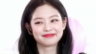 Jennie 25个心动瞬间 不要看这个饺子外表凶凶的，私底下就像一只小猫一样可爱！