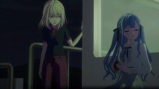 "Một con mèo sinh ra ở tuổi mười lăm khóc vì đau đớn"