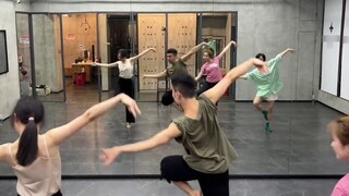 [Bai Xiaobai] Ruang latihan cermin dari koreografi lengkap "The End of the World"