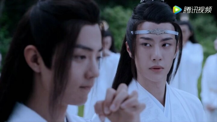 Wei Wuxian: Si Zhui, has Lord Han Guang ever cried?  Si Zhui: Yes, he has.  Wei Wuxian: When?  Si Zh