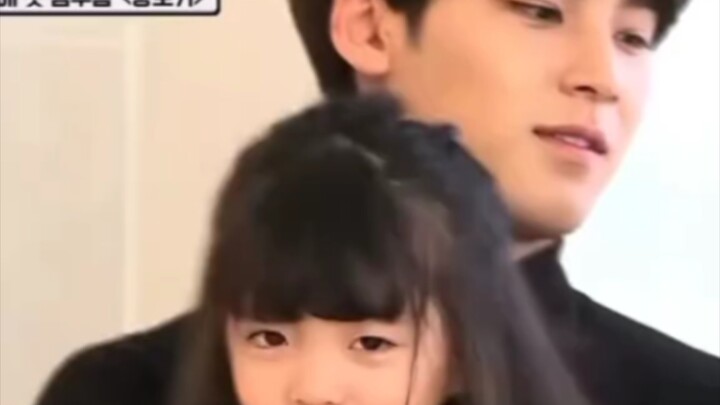 【คิมมินกยู】เดี๋ยวโตขึ้นหนุ่มคนนี้จะกลายเป็นพ่อตามใจลูกสาวรึเปล่านะ?