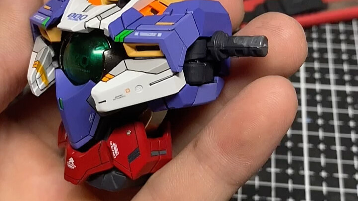00Q with engraved lines,