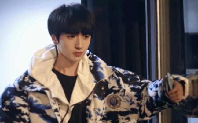 【เหยียนหาวเซียง】สุภาพบุรุษผู้เลอค่าแห่งโลกมนุษย์ พี่เซียงแพงแค่ไหนกันนะ? ออร่านั้นเรียนไม่ได้จริงๆ