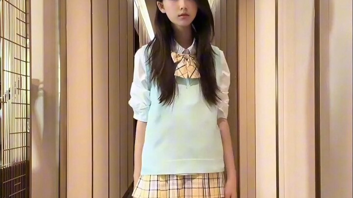 ลูกรักน่ารักวัย 12 ปี ~vLi1~ แปลงโฉมใส่ถุงน่อง JK