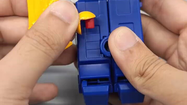 It's so much fun!! Destroy Optimus Prime