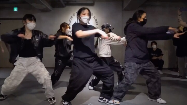 Studio Tari Justjerk Street Girl Warrior Koreografi: nain BGM: DNA