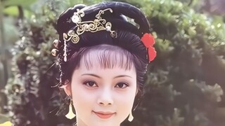 [Zhang Li] Fitur wajahnya berubah dari usia 12 hingga 57 tahun, dia tampak seperti gadis cantik deng