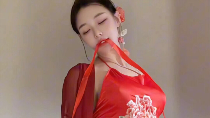 صدرية حمراء!