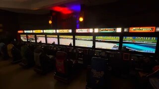 Daytona USA Arcade Intro on 8 Linked Deluxe Cabinets