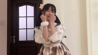 なでなで I'm still too embarrassed to go out and dance, so I'll just dance at home~