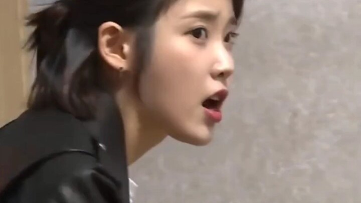 What’s it like to realize, while singing, that “iu” is right behind you?