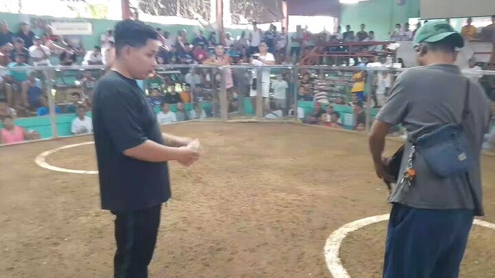 patihulog sabay kiskis,,,,