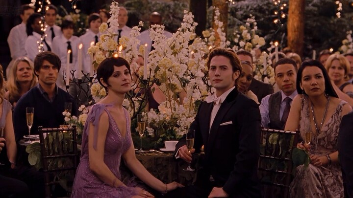 "A destined couple, it is truly a love of mutual redemption." It's 2022 now, I really envy this coup