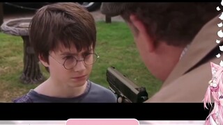 Kucing merah muda Jepang tertawa terbahak-bahak setelah menonton "Harry Potter and the American Iaoi