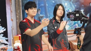 Liputan behind the scenes tarian gestur pasangan "Kenangan Pelintas"