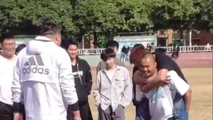 What is it like to blow up a building with street dance before graduation?