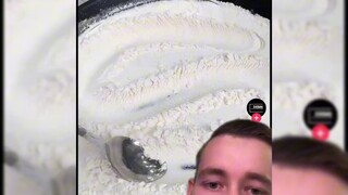 Bạn đang làm gì vậy