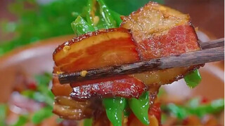 لحم مقدد، الطفل الذي أكل اللحم المقدد بكى بعد أن وبّخه جده.