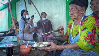 LUAR BIASA !!! USIANYA HAMPIR 100 TAHUN || JUALAN SOTO SEJAK JAMANNYA PAK SOEKARNO