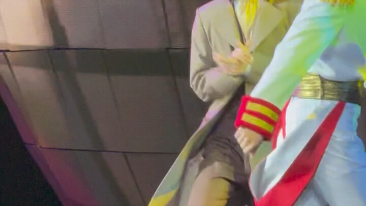 เซี่ยมู่ หม่าเจียฉีเต้นระบำแท็ป