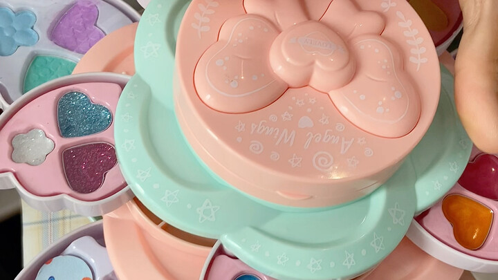 Hadiah yang Ayah si Anak siapkan untuk putrinya, aku juga pengin semua hahaha!