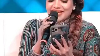 beautiful girl singing song