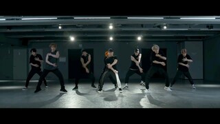 STRAY KIDS Gods Menu dance practice