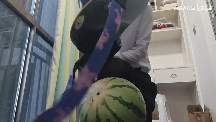 【ย้อนชม】เหลียง: คิตะบอกว่าผ่าแตงโมแบบนี้ให้พิโอะจังกิน จะได้เก็บค่ามิตรภาพเพิ่มขึ้น