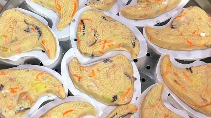 How can I prove my mom’s potato cakes are delicious? Just steam them—they’re already great. Fry them