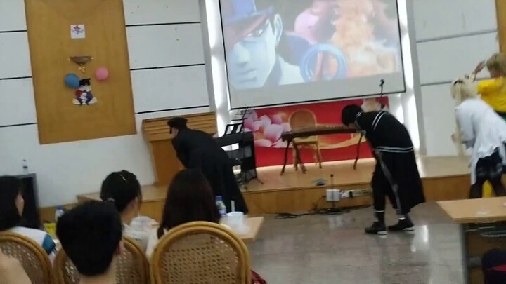 DIO ที่กำลังร็อคกับ JOJO เป็นแวมไพร์