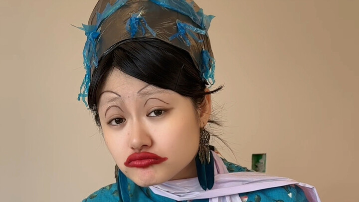 Lớn như đang mang thai mà sợ người khác biết là trai hay gái, đành phải giấu kín rồi tổ chức “bữa ti