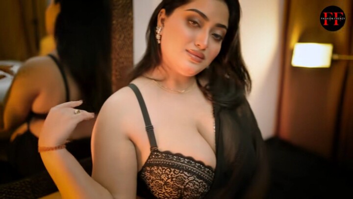 Roy In Black Saree Horny Kolkata Model