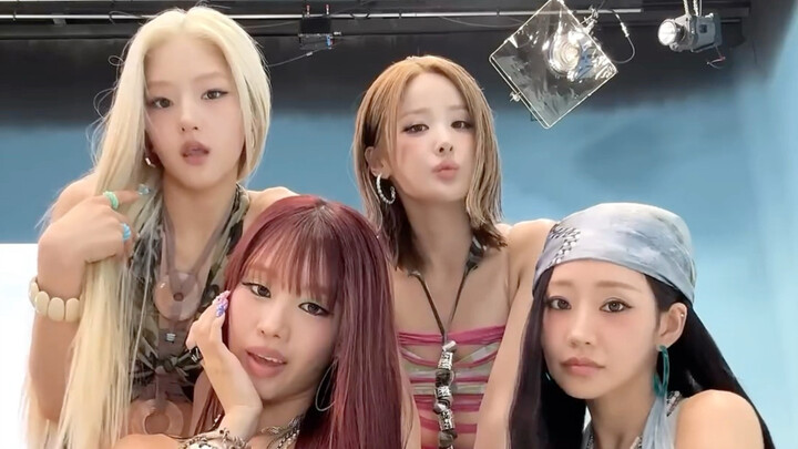 The comeback choreography revealed first! KISSOFLIFE’s new title track “Sweat” — the group’s dance r