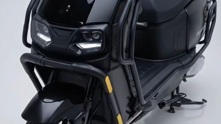 CROWN FLASH electric scooters available at NOMAN BROTHERS CIRCULAR ROAD WARIS KHAN RAWALPINDI