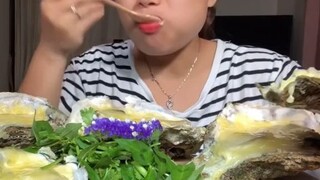 hàu phô mai cùng Quỳnh Trần