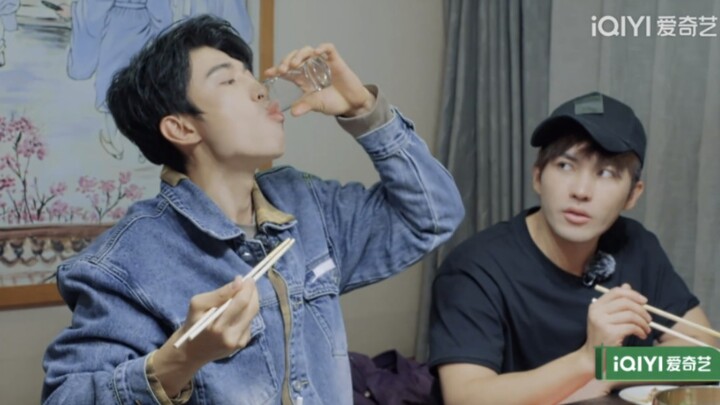 【عشرة أيام من الجدّ】 المشاهد المضحكة الشهيرة