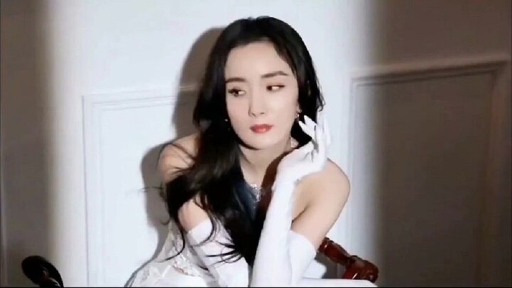 Kenapa rasanya selain Yang Mi, semua orang sudah berhasil beralih karier.