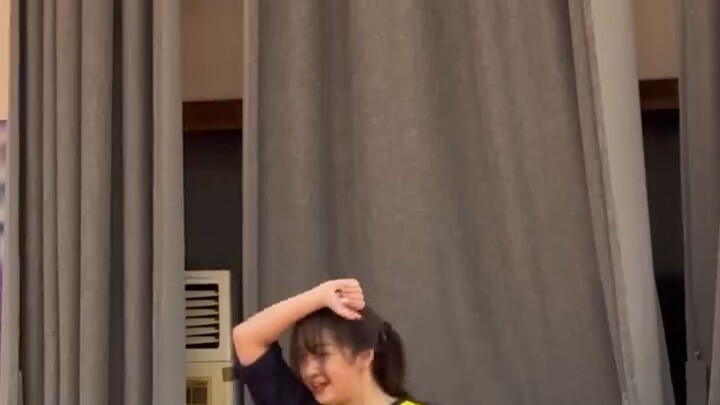 นักศึกษามหาวิทยาลัยชอบเต้นรำ